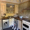 Photo 8: kitchen