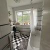 Photo 9: bathroom