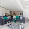 Photo 8: Open plan seating area