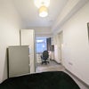 Photo 7: Room 3 en suite