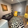 Photo 2: Lounge