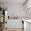 Photo 6: kitchen