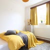 Photo 2: Room 1
