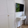 Photo 4: Bedroom...