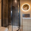 Photo 14: Room 6 en-suite