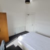 Photo 2: £750 Available room