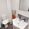 Photo 5: Ensuites