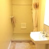 Photo 3: En suite