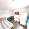 Photo 6: Room 4