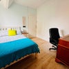 Photo 3: Room 1