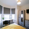 Photo 4: Room 1
