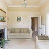 Photo 4: Lounge 