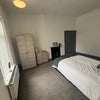 Photo 4: Room 5 with En-suite 