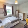 Photo 3: Room 5 en suite
