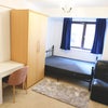 Photo 4: Room 1 -ensuite