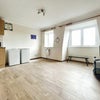 Photo 4: Living room / kitchen 