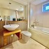 Photo 9: Main Bathroom