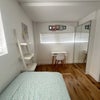 Photo 2: Room 1 (Single room)