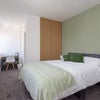 Photo 4: Bed 2