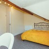 Photo 8: Room 4 (second floor front)