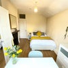 Photo 2: Large double room available 