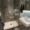 Photo 4: Bathroom
