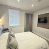 Photo 5: Modern Living - Smart TV - Super Fast Broadband -Private Entrance 