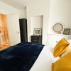 Photo 2: Room 1