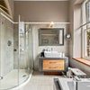 Photo 7: Main bathroom 