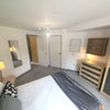 Photo 6: Room 4 en suite