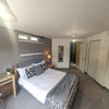 Photo 3: Room 4 en suite