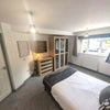 Photo 2: Room 4 en suite