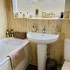 Photo 4: Private bathroom 