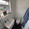 Photo 7: 3 shower rooms