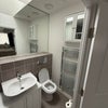 Photo 2: En Suite Shower