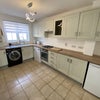 Photo 4: Kitchen