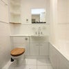 Photo 6: Main Washroom