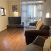 Photo 4: Spacious living area