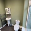 Photo 6: Room 3 en-suite