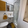 Photo 3: en suite