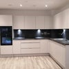 Photo 4: Kitchen