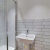 Photo 4: Room 3 En-Suite