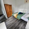 Photo 6: Room N