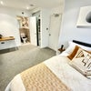 Photo 5: Large double bedroom with en-suite available now