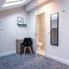 Photo 4: Room 6 Ensuite
