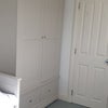 Photo 5: room with shared bathroom