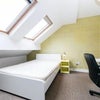 Photo 7: Bedroom