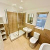 Photo 10: Bathroom