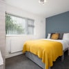 Photo 3: Room 6