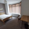 Photo 4: Spacious Room 1